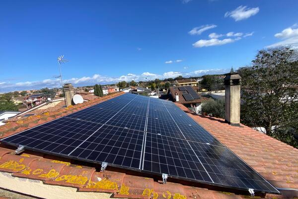Impianto fotovoltaico 6 kWp con batteria 10 kWh
